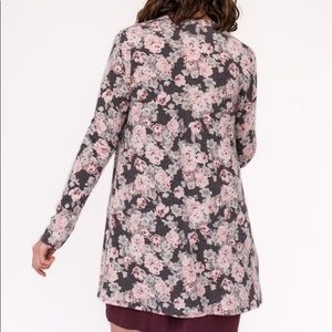 NWOT L Essential Cardi Pink and silver Floral